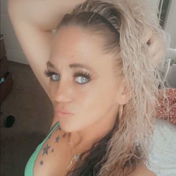 Meet your Posher, Jennifer - Picture 2 of 3